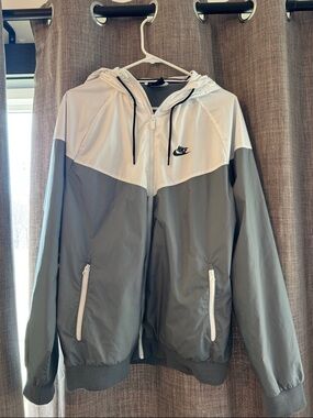 Nike Men's White and Gray Colorblock Windbreaker Jacket